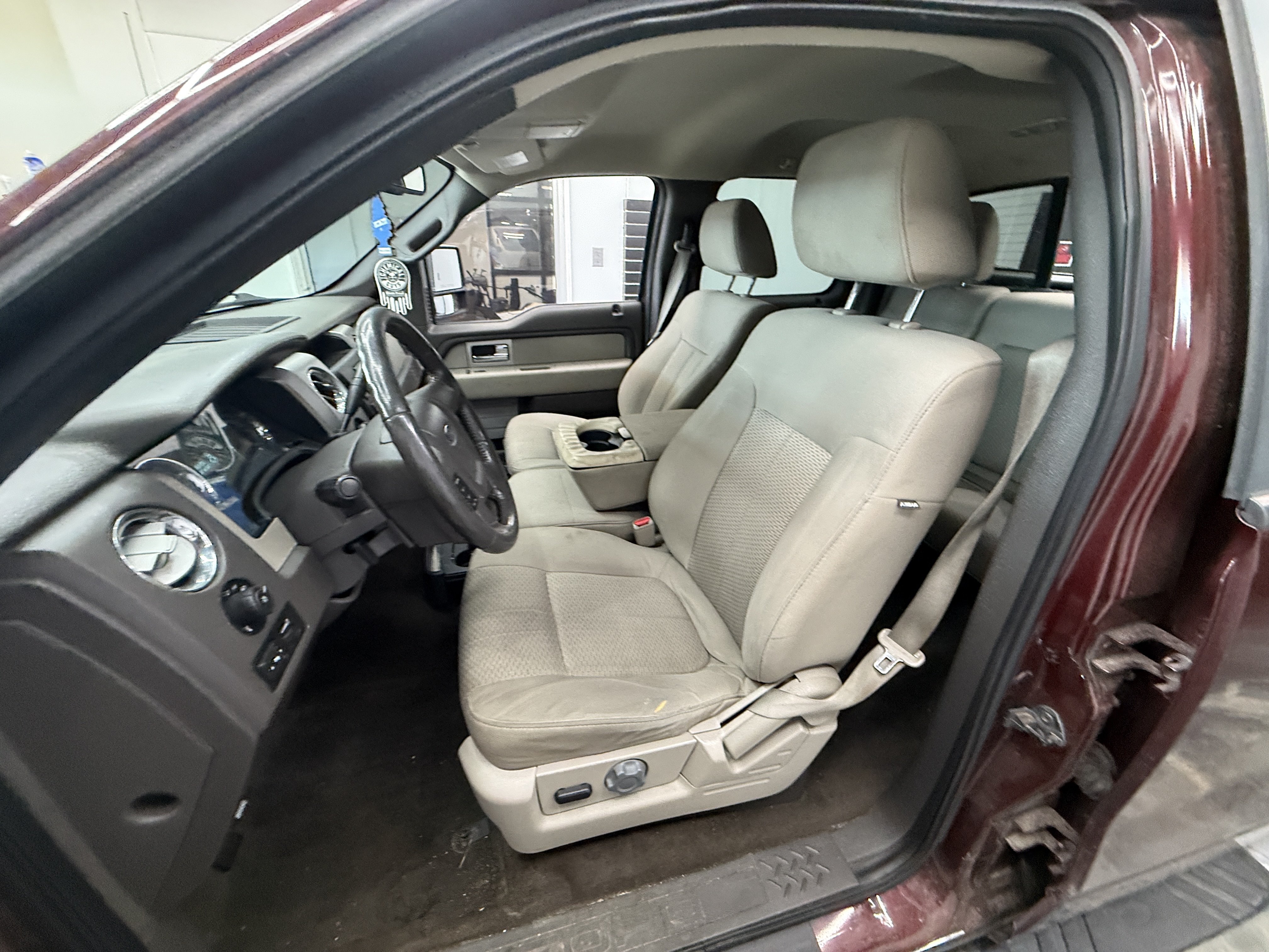 Used 2010 Ford F150 XLT AWD/4WD image 18