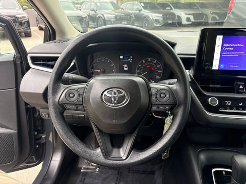 Used 2025 Toyota Corolla LE FWD image 20