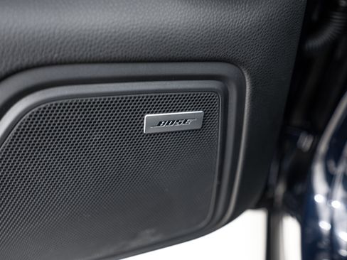 Certified 2021 Porsche Macan AWD/4WD image 19