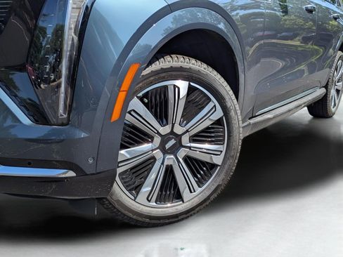 New 2025 Cadillac Escalade IQ Luxury 2 AWD/4WD image 2