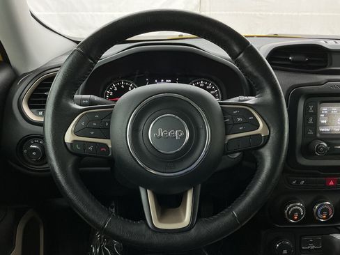 Used 2017 Jeep Renegade Latitude w/ Cold Weather Group AWD/4WD image 31