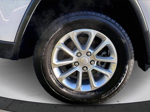 Certified 2021 Jeep Grand Cherokee Laredo image 35