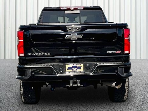 Used 2025 Chevrolet Silverado 2500 ZR2 w/ Technology Package AWD/4WD image 24
