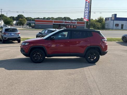 Used 2024 Jeep Compass Trailhawk AWD/4WD image 7