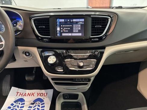 Used 2023 Chrysler Voyager LX FWD image 26