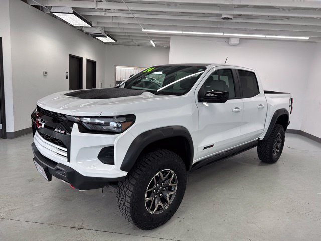 Used 2024 Chevrolet Colorado ZR2 w/ ZR2 Convenience Package III AWD/4WD image 6