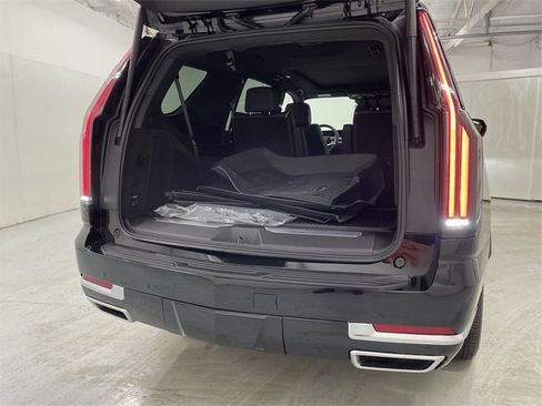 New 2025 Cadillac Escalade Premium Luxury w/ Touring Package image 27