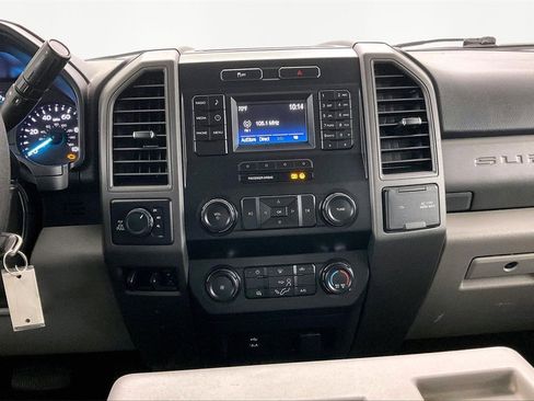 Used 2019 Ford F250 XL w/ Power Equipment Group image 10