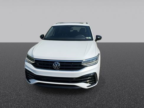 Used 2022 Volkswagen Tiguan SE R-Line AWD/4WD image 4
