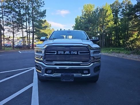Used 2022 RAM 2500 Laramie w/ Chrome Appearance Group AWD/4WD image 2