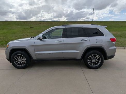 Used 2018 Jeep Grand Cherokee Limited w/ Trailer Tow Group IV AWD/4WD image 10