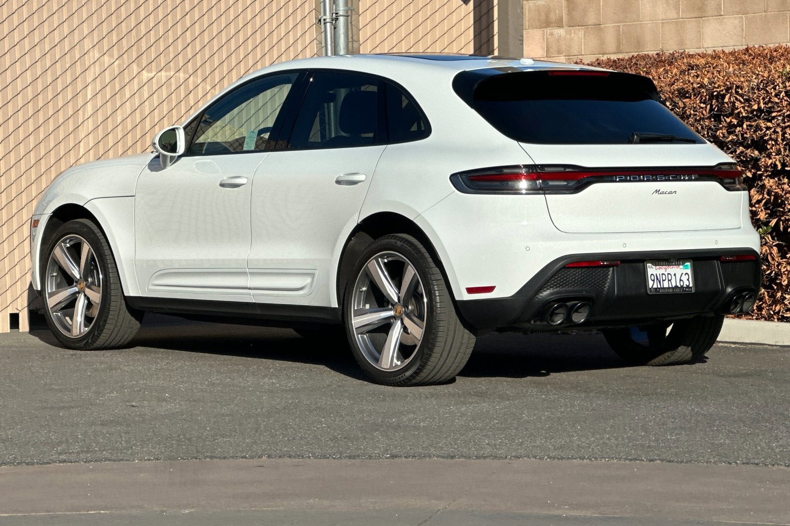 Used 2024 Porsche Macan AWD/4WD image 6