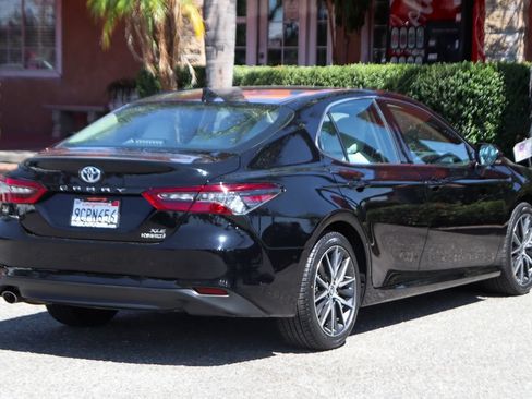 Used 2023 Toyota Camry XLE FWD image 10