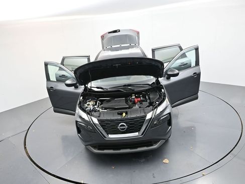 Used 2023 Nissan Rogue S image 33