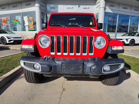 Used 2020 Jeep Wrangler Unlimited Sahara image 2