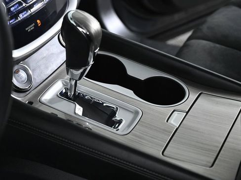 Used 2017 Nissan Murano SV w/ Visibility Package image 19