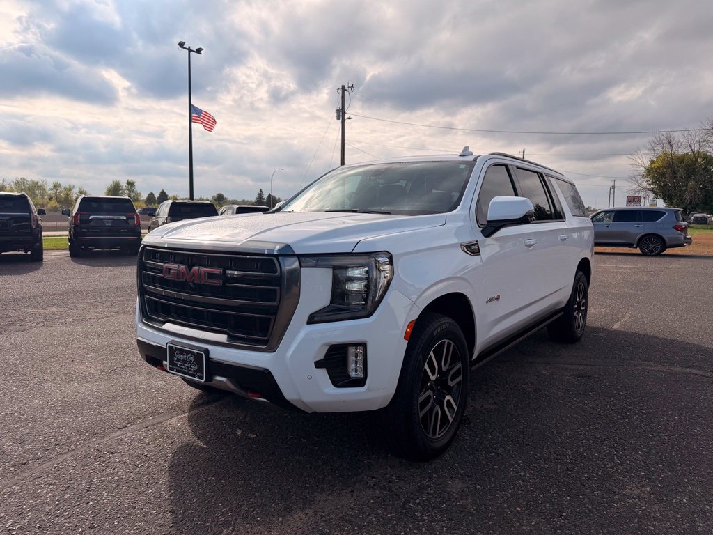 Used 2021 GMC Yukon XL AT4 w/ AT4 Premium Plus Package AWD/4WD image 11