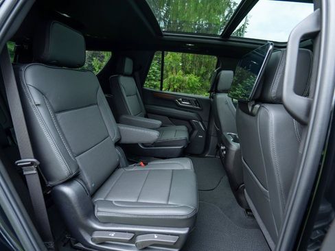 Used 2025 GMC Yukon Denali w/ Denali Reserve Package AWD/4WD image 25