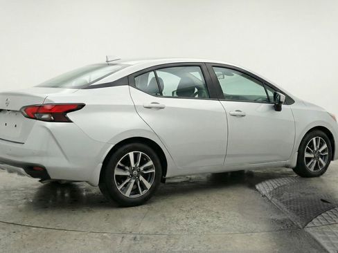 Used 2025 Nissan Versa SV image 9