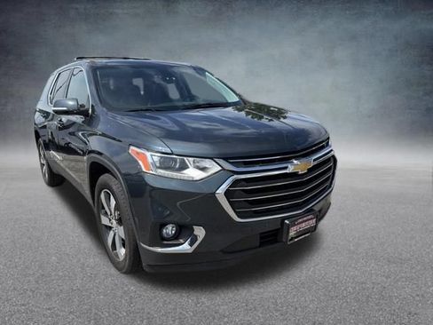 Used 2019 Chevrolet Traverse LT w/ LT Premium Package AWD/4WD image 5