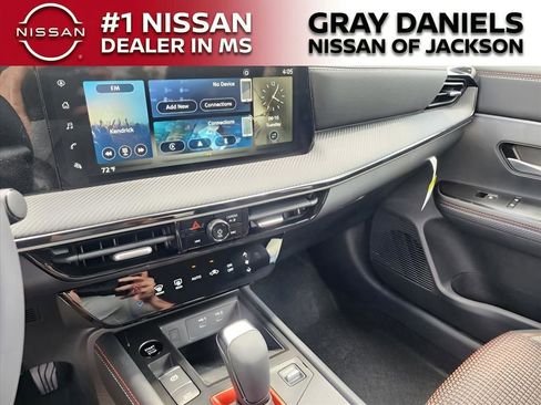 New 2025 Nissan Kicks SR image 11