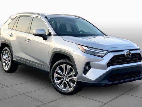 Used 2024 Toyota RAV4 XLE Premium FWD image 3