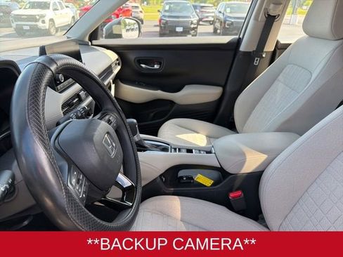 Used 2023 Honda HR-V LX image 9