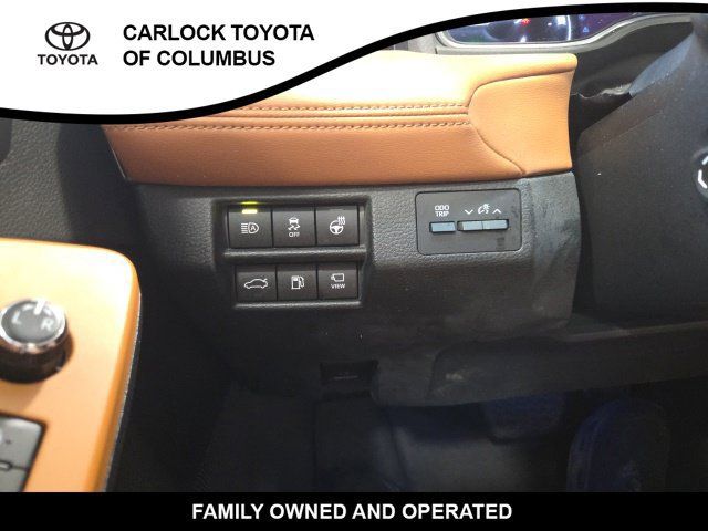 Used 2020 Toyota Avalon Limited w/ Advanced Safety Package FWD image 26