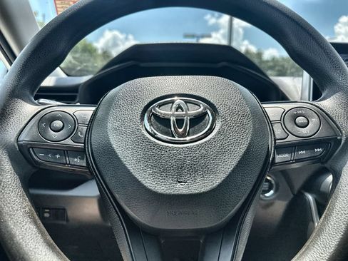 Used 2023 Toyota RAV4 XLE FWD image 33