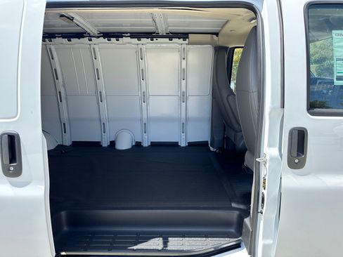New 2026 GMC Savana 2500 Extended w/ Driver Convenience Package RWD image 22