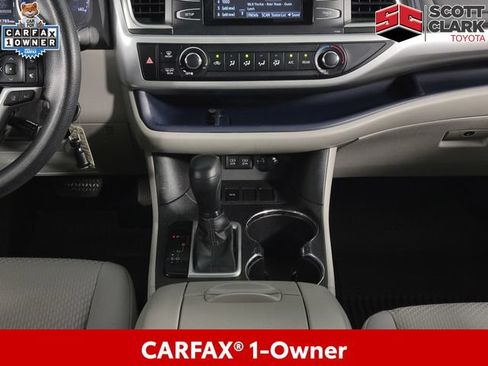Used 2017 Toyota Highlander LE FWD image 24