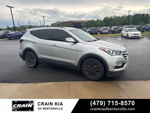 Used 2017 Hyundai Santa Fe Sport 2.0T FWD image 7