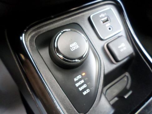 Used 2020 Jeep Compass Limited AWD/4WD image 31