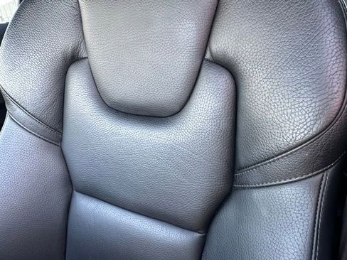 Used 2018 Volvo XC60 T6 Momentum w/ Advanced Package image 20