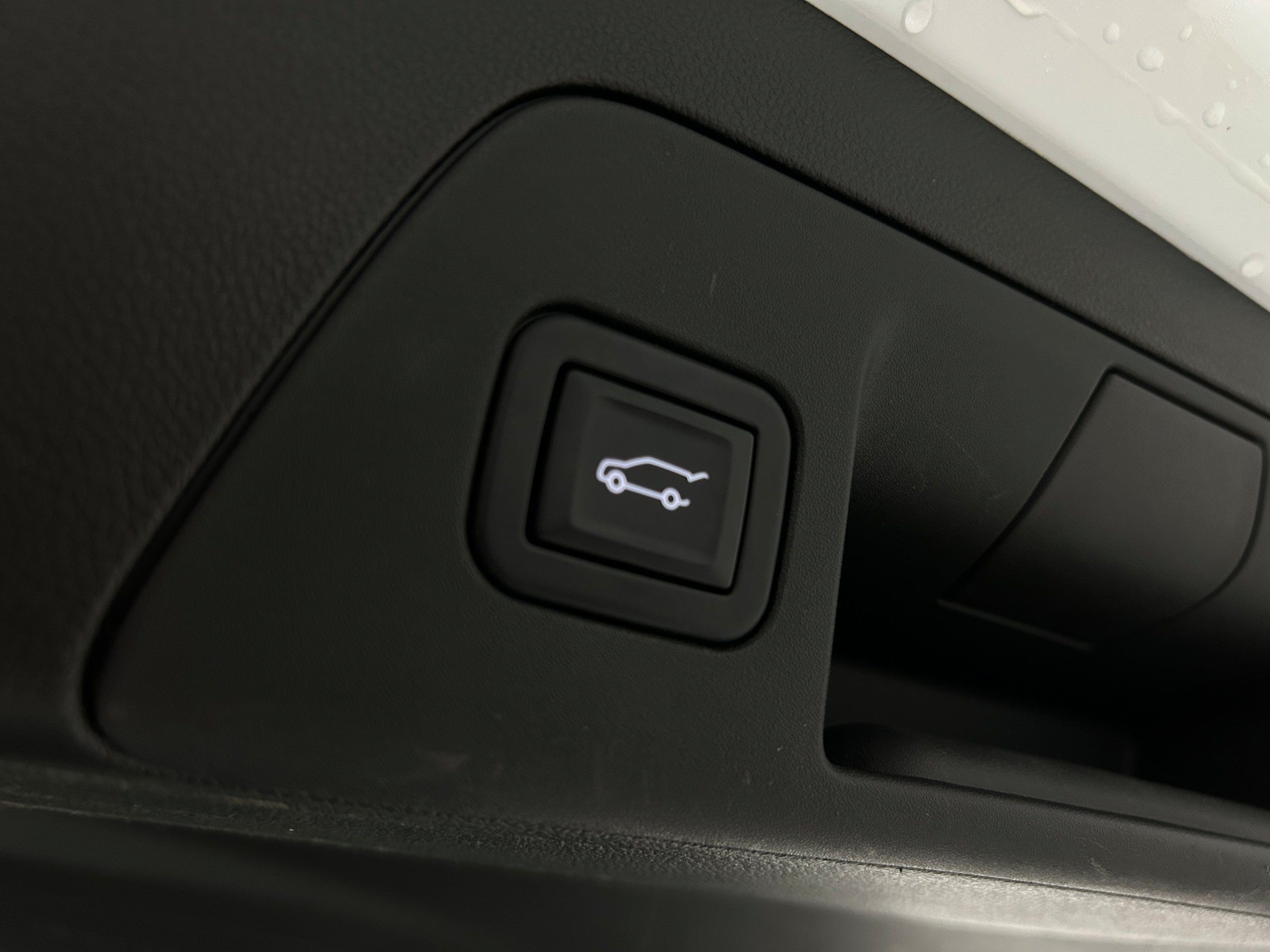 Used 2021 Buick Envision Essence AWD/4WD image 34