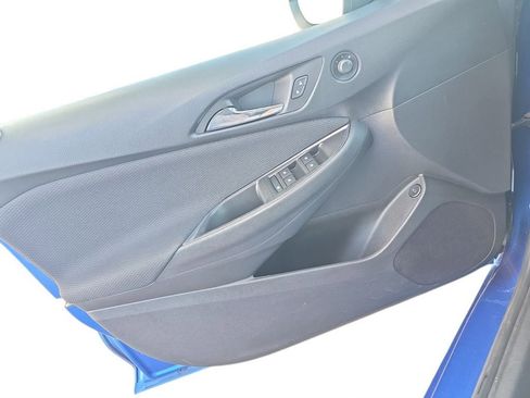 Used 2018 Chevrolet Cruze LT image 17