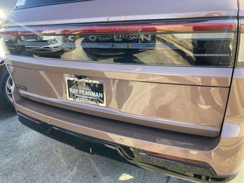 New 2025 Lincoln Navigator Black Label image 4