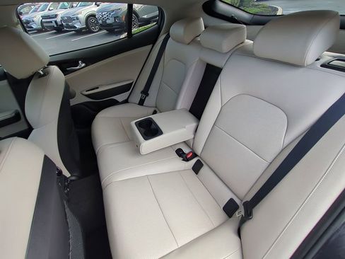 Used 2019 Kia Stinger Premium image 13