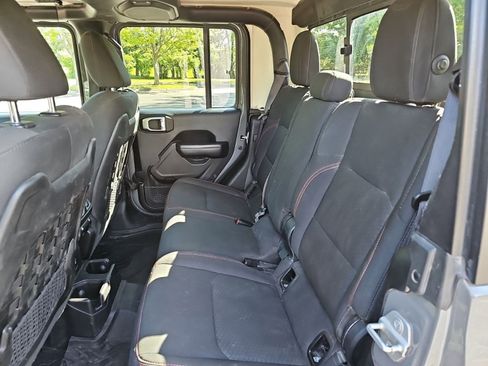 Used 2020 Jeep Gladiator Rubicon w/ LED Lighting Group AWD/4WD image 18
