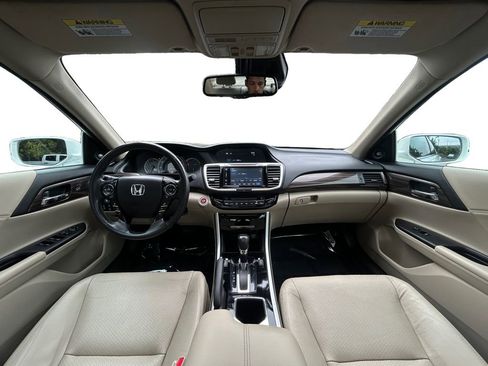 Used 2017 Honda Accord EX-L image 12