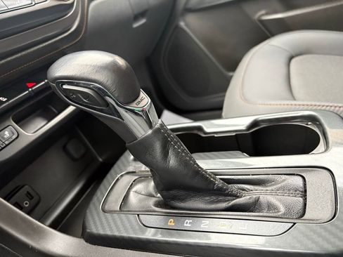 Used 2022 GMC Canyon AT4 image 36