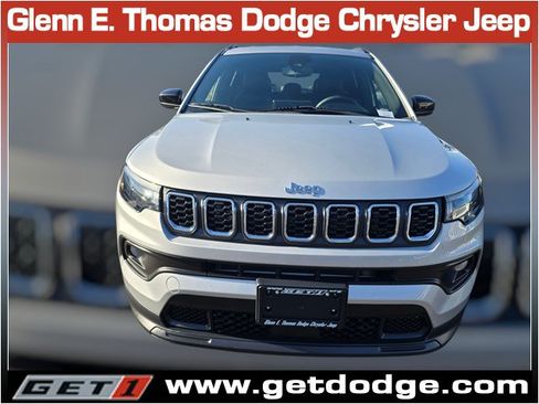 Certified 2024 Jeep Compass Latitude AWD/4WD image 2