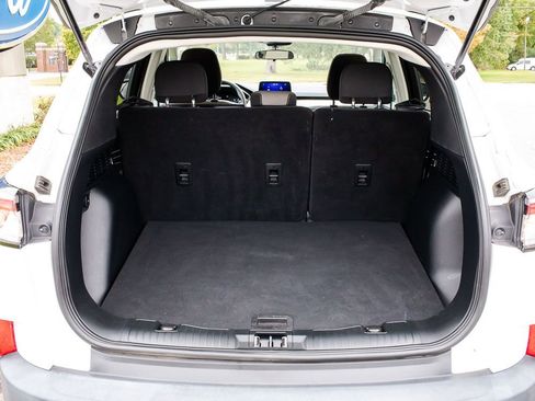 Used 2022 Ford Escape SE image 21