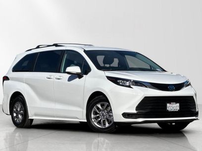 Used 2025 Toyota Sienna LE