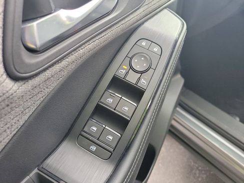 Used 2023 Nissan Rogue SV FWD image 14