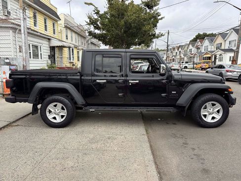 Used 2020 Jeep Gladiator Sport w/ Quick Order Package 24S AWD/4WD image 6