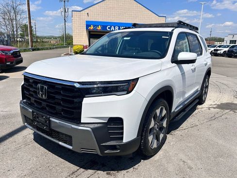 New 2026 Honda Pilot Touring image 1