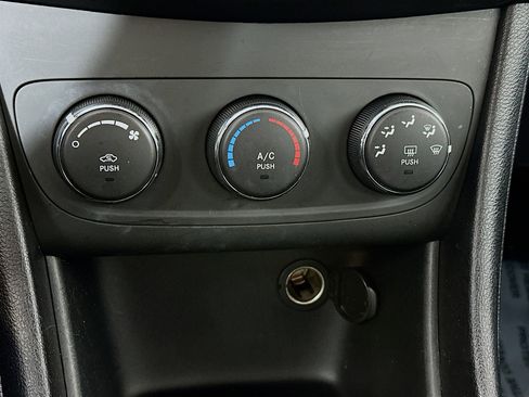 Used 2011 Dodge Avenger Express image 14