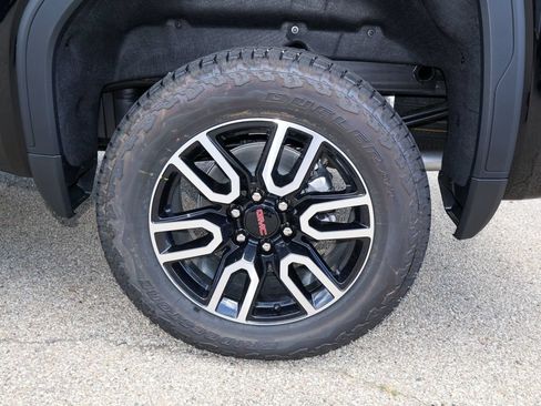 New 2026 GMC Sierra 1500 AT4 w/ AT4 Premium Package AWD/4WD image 36