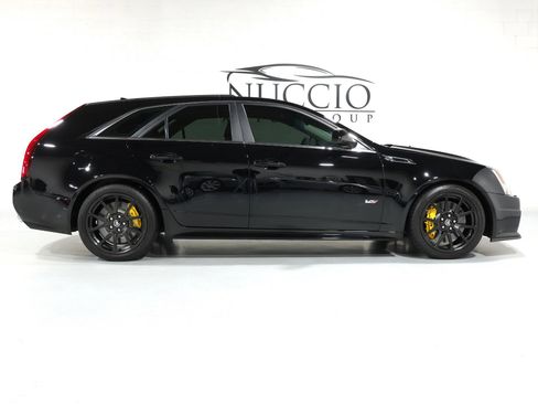 Used 2011 Cadillac CTS V image 19